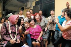 Rasiyo Bangun SMA Olah Raga, Risma Dukung Batik Surabaya