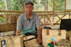 Indra, Sarjana Pemulung Sampah Pecinta Sungai Citarum