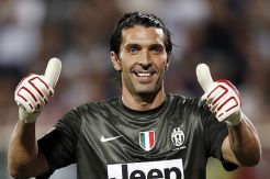 Ingin Rayakan Debut, Buffon Ngotot Mau Main