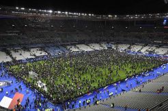 Buntut Teror Prancis, Suporter Dilarang Berkeliaran di Stadion