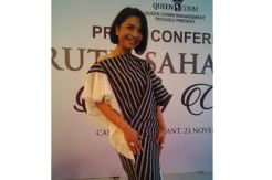 Ruth Sahanaya Kagumi Kain Lurik