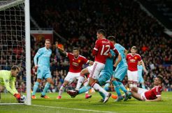 Cuma MU yang Belum Bisa Cetak Gol di Babak Pertama