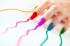 6 Trik Pilih Kutek Agar Matching dengan Warna Kulit