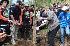 Iwan Fals Dukung Bupati Karanganyar Tolak Eksplorasi Lawu