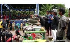 Nyiramkeun Tradisi Membersihkan...