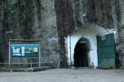 Hii Seram! Lihat 6 Tempat Angker di Bandung Ini