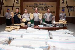 Polisi Amankan Ganja 1,6 Ton asal Sumatera