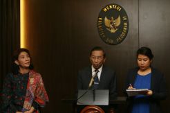 Susi Ajak Thailand Perangi Penangkapan Ikan Ilegal