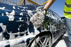 3 Langkah Mudah Bikin Mobil Tetap Mengkilap