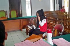 Divonis 7 Tahun, IRT Pengedar Sabu Histeris
