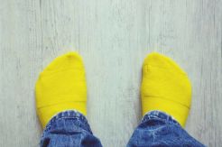 Urin dan Kaos Kaki Bisa Menjadi Penghasil Listrik