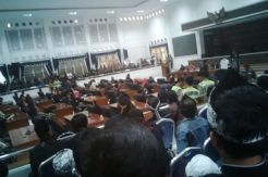 Tolak Habib Rizieq, Massa Ini Malah Serbu Gedung DPRD