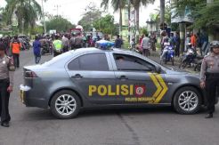 Tak Puas Rekapitulasi Suara, Pendukung Tora Blokade Jalan