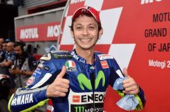 Rossi Raih Penghargaan Pembalap Terbaik 2015