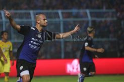 Tembus Semifinal, 10 Pemain Arema Singkirkan Surabaya United