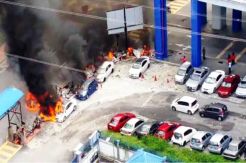 Mysterious, Six Cars Burned at Malaysia LRT Station
