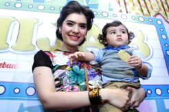 Carissa Puteri dan Ruben Onsu Kecipratan Award