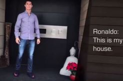 Wow! Ada Lapangan dalam Rumah Mewah CR7