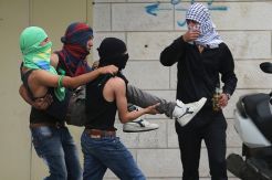 Pasukan Israel Bunuh...