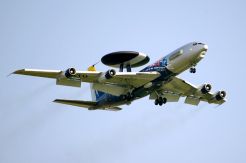 NATO Sebar Pesawat Peringatan Dini di Turki