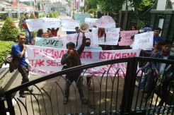 Kampus Dibekukan, Mahasiswa Ancam Gugat Pengelola Kampus