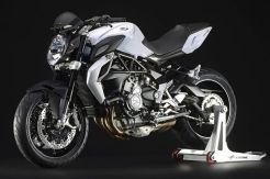 MV Agusta Brutale 800 Pesaing Ducati Monster 821 dan Kawasaki Z800