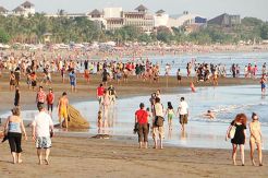 Kuta Tourist Area Needs Reform and Management