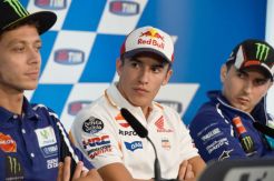Dua Sisi Mata Pisau Keributan Rossi vs Lorenzo & Marquez