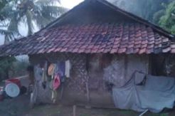 Namanya Dicoret dari Penerima PKH, Warga Miskin Alami Kegilaan