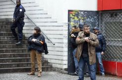 Pria Bersenjata Pisau Serang Kantor Polisi Paris