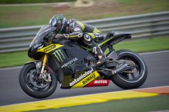 Samai Prestasi Rossi, Bradley Smith Lebihi Prediksi Yamaha