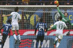 Berardi Rusak Mimpi Inter Amankan Campione d Inferno
