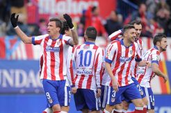 Atletico Kembali Gusur Barcelona