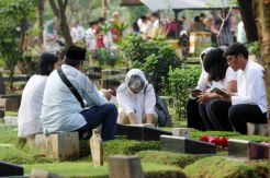 Makam Allya Mau Dibongkar,...