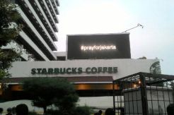 Pascabom, #prayforjakarta Muncul di Atas Gerai Starbucks