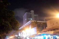Pascaledakan, Asap Putih Membumbung di Atas Gedung Jaya