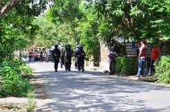 Rumah Terduga Teroris Digeledah, Tiga Orang Diamankan