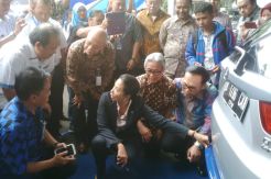 Bus Antar Jemput Kru...