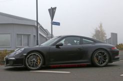 Porsche 911 R Segera Debut di Geneva