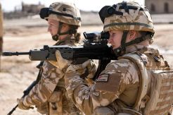 Tentara Cantik Inggris Lolos dari Sergapan Maut ISIS