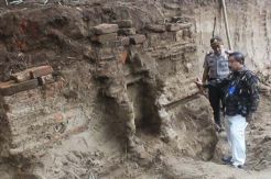 Penemuan Bangunan Mirip Candi Hebohkan Warga Nganjuk