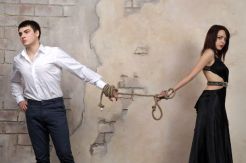 Kekasihku Posesif dan Mendikte, tapi Dia Amat Mencintaiku