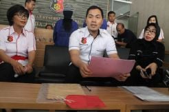 Anak-Anak Dipekerjakan Jadi Pemandu Karaoke
