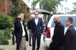 Van Gaal Sewa Bodyguard