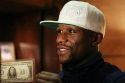 Asalkan Ada Uang, Mayweather Jr Mau Bertarung Lagi