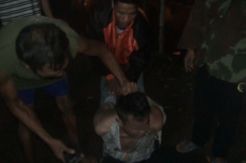 Tepergok Mencuri di Warung, Pria Ini Babak Belur