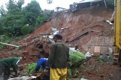 Longsor di Purworejo, 7 Orang Diduga Tertimbun Tanah