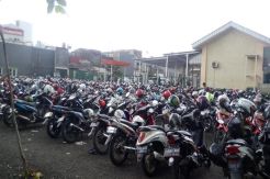 Pengguna KRL Menjerit Tarif Parkir Stasiun Kereta Api Naik