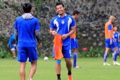 Mantan Bek Timnas Gabung Arema Cronus
