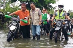 Banjir Belum Surut,  Jalan Raya Porong Masih Lumpuh